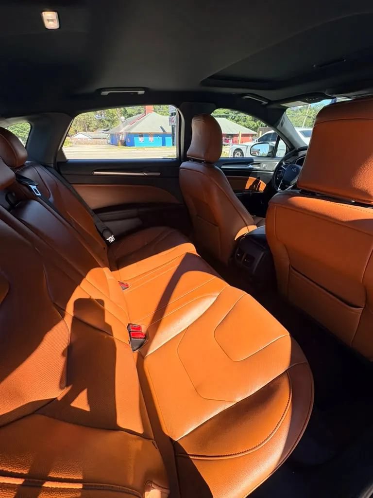 Used 2019 Ford Fusion Titanium FWD image 16