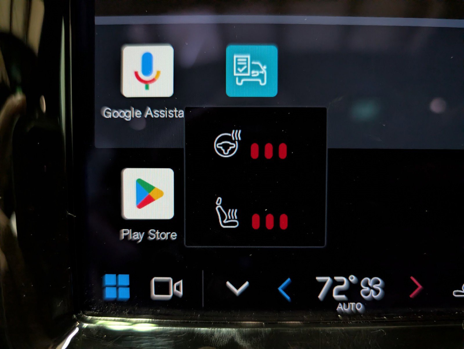 Used 2022 Volvo XC60 T8 R-Design w/ Advanced Package image 23