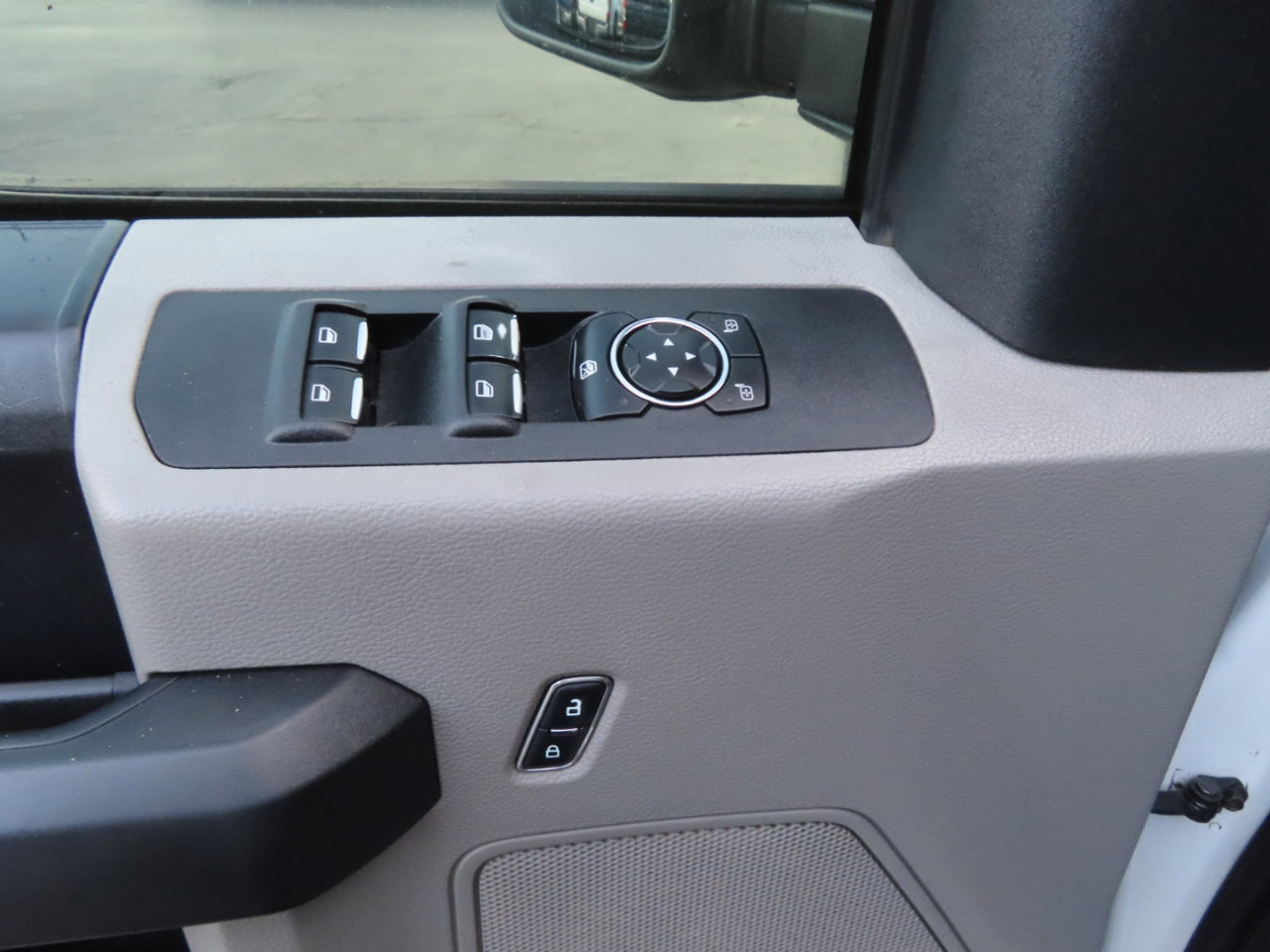 Used 2017 Ford F350 XL w/ STX Appearance Package image 28