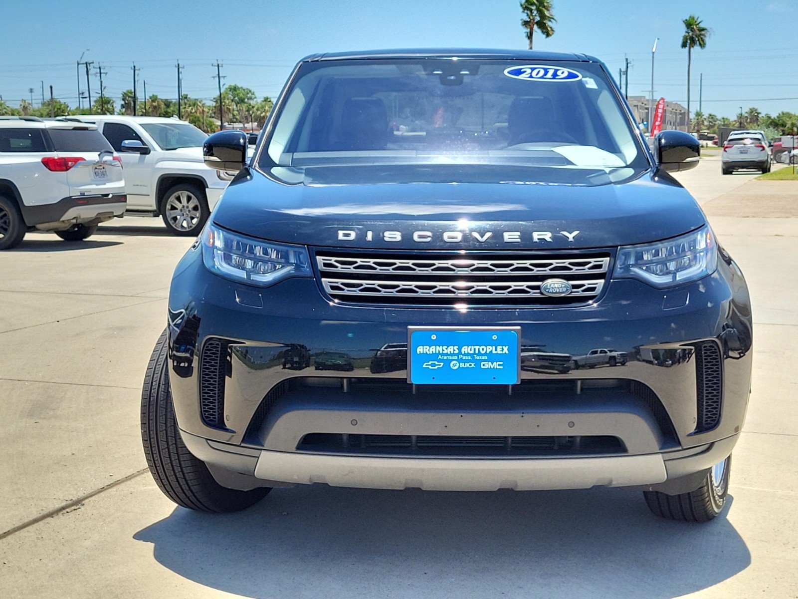 Used 2019 Land Rover Discovery SE AWD/4WD image 2