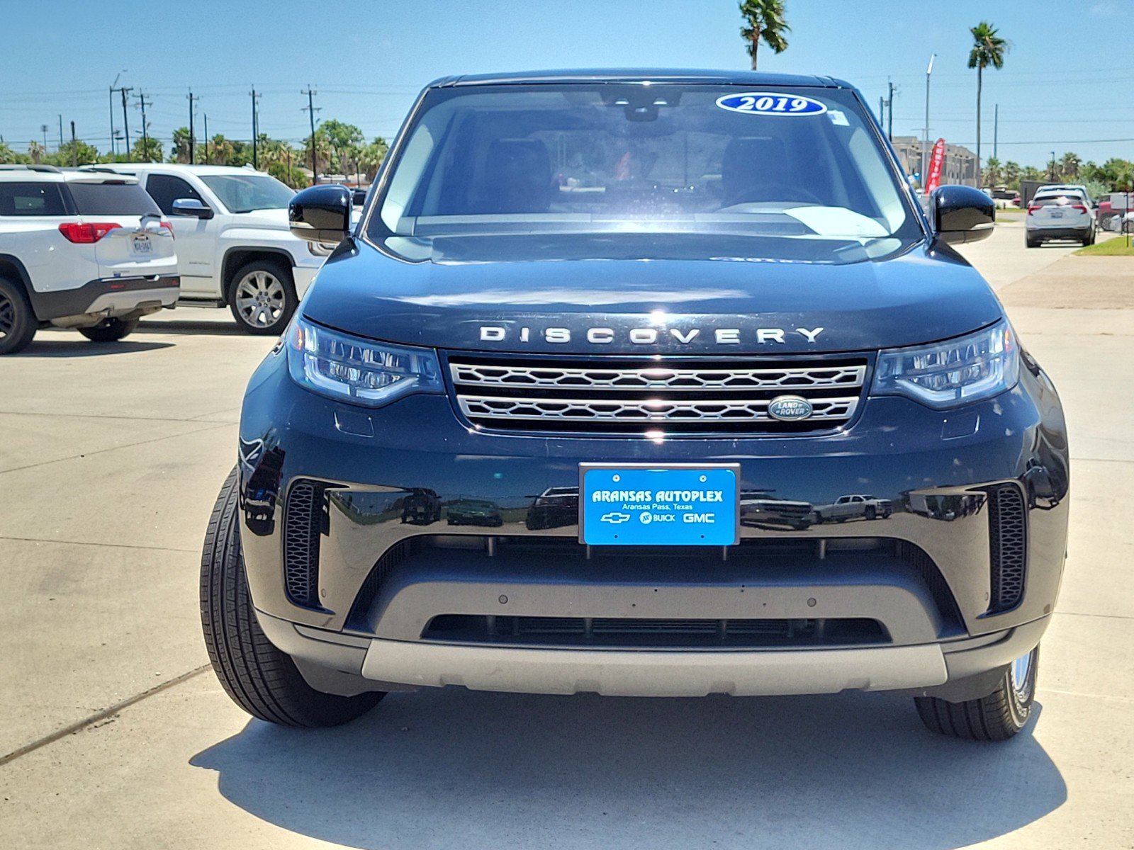 Used 2019 Land Rover Discovery SE AWD/4WD image 2