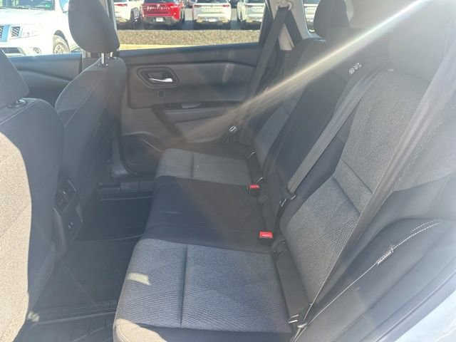 Used 2024 Nissan Rogue SV image 16