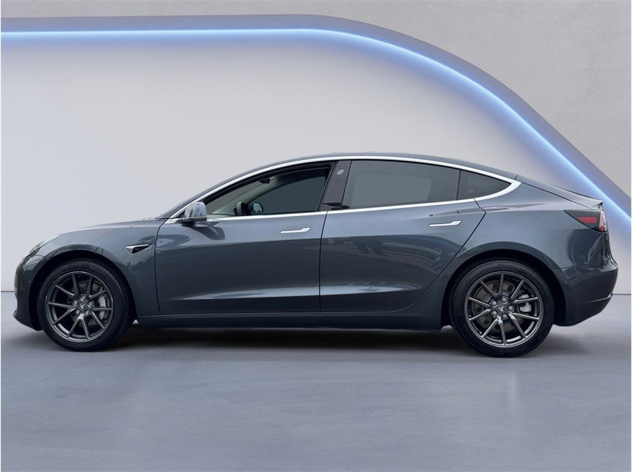 Used 2020 Tesla Model 3 Standard Range Plus RWD image 3