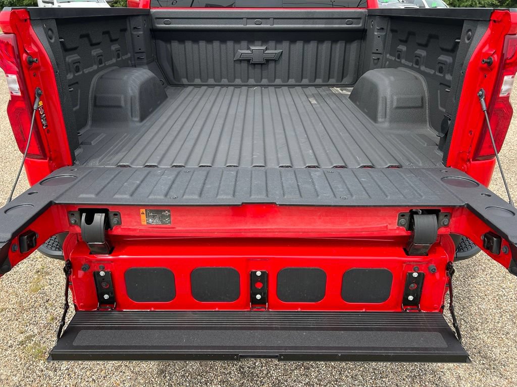 Used 2026 Chevrolet Silverado 1500 ZR2 w/ Dark Appearance Package AWD/4WD image 22
