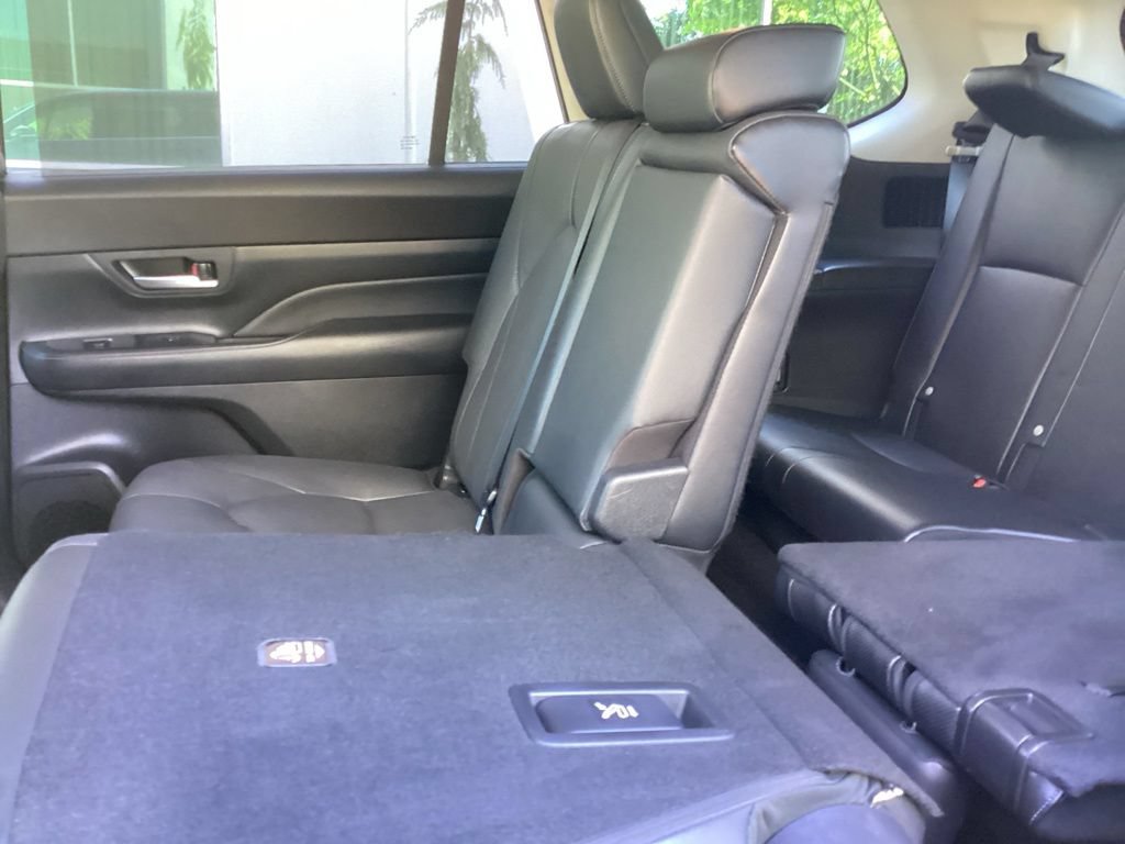 Used 2024 Toyota Grand Highlander AWD image 4