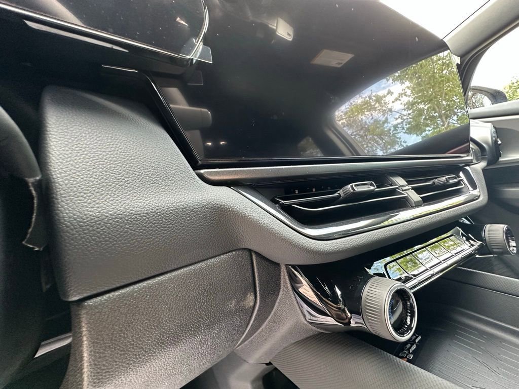 New 2025 Chevrolet Equinox EV RS w/ Convenience Package II FWD image 53
