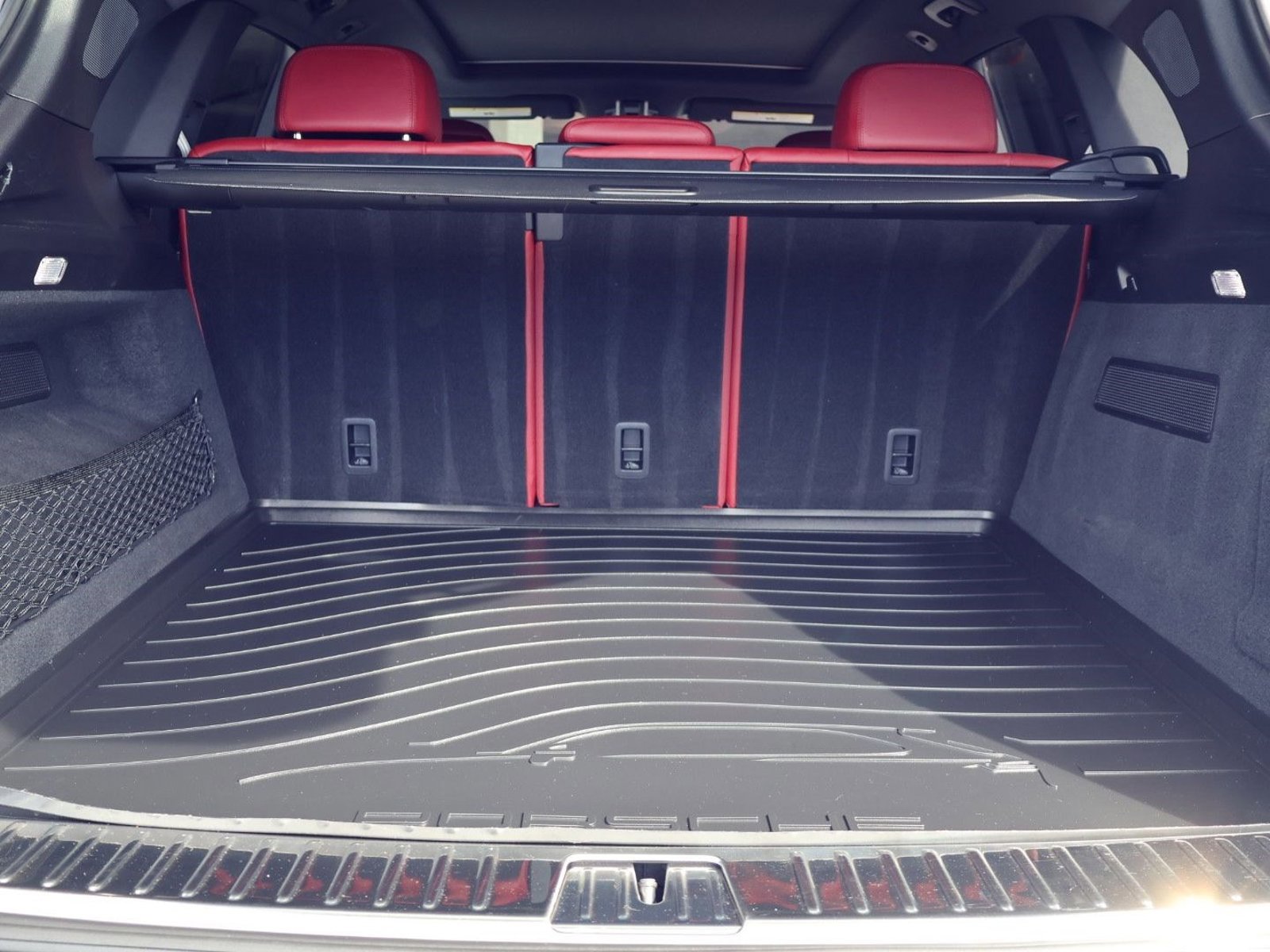 Certified 2023 Porsche Cayenne Platinum Edition w/ Premium Package Plus image 22