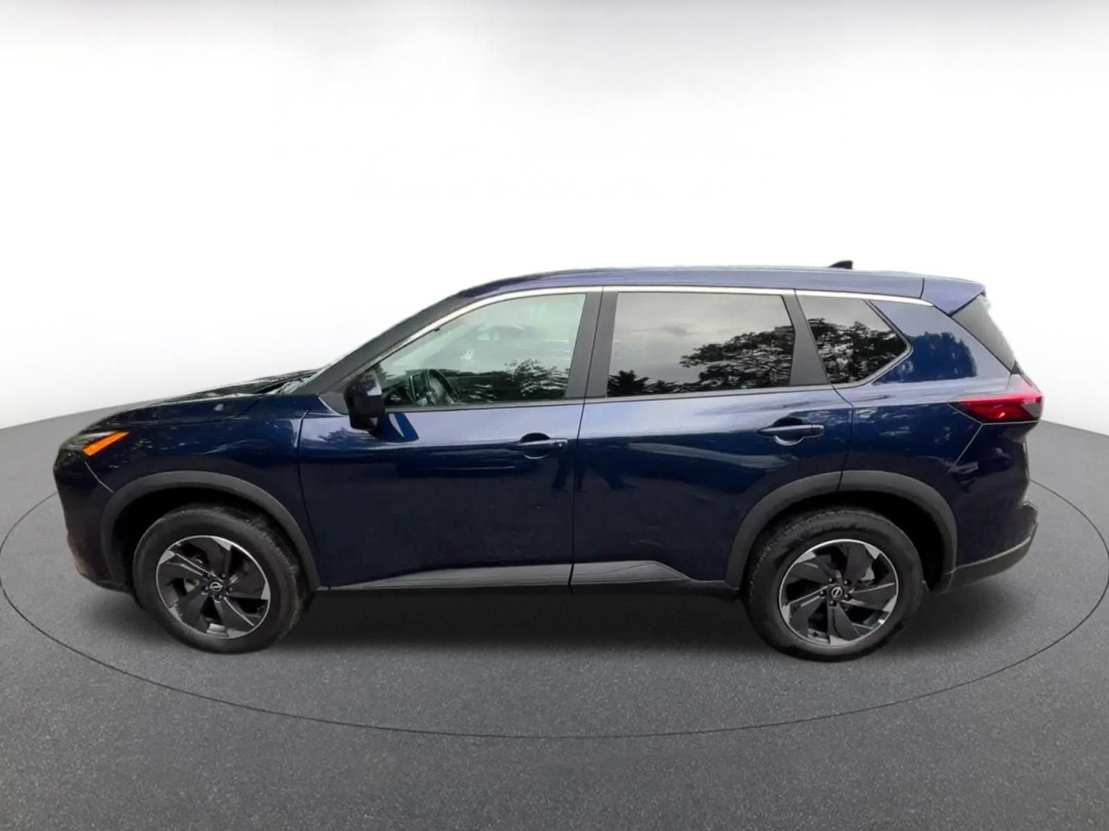 Used 2025 Nissan Rogue SV FWD image 7