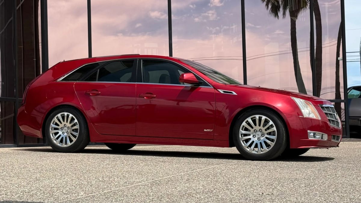 Used 2011 Cadillac CTS Performance AWD/4WD image 16