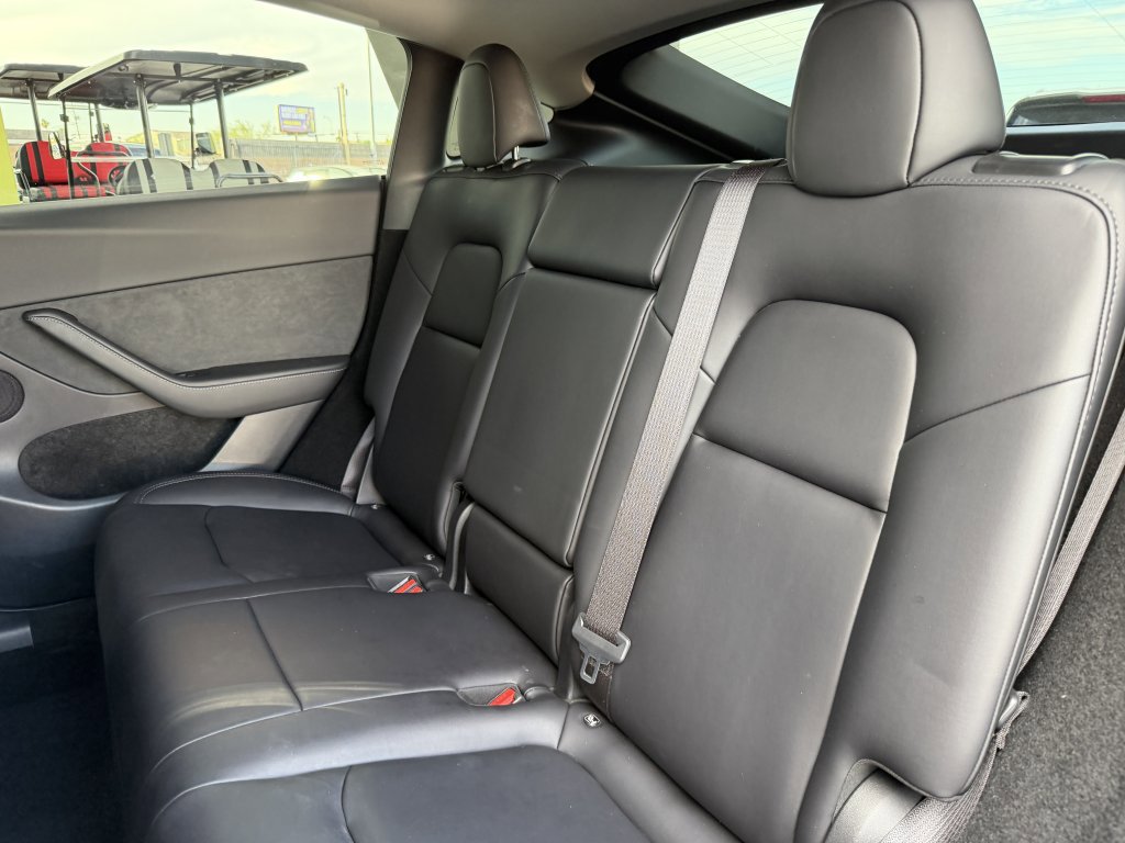 Used 2024 Tesla Model Y 2WD image 34