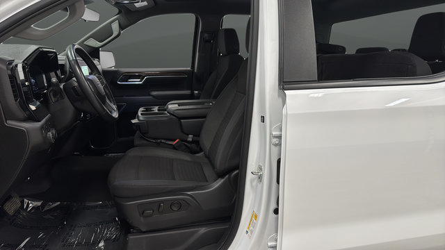 Used 2025 Chevrolet Silverado 1500 LT w/ Work Truck Package AWD/4WD image 9