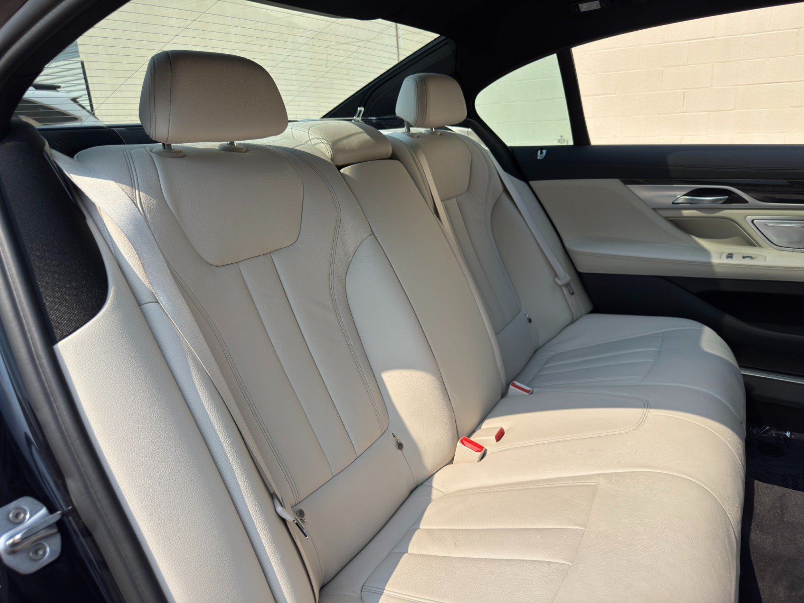 Used 2019 BMW 740i w/ M Sport Package RWD image 41