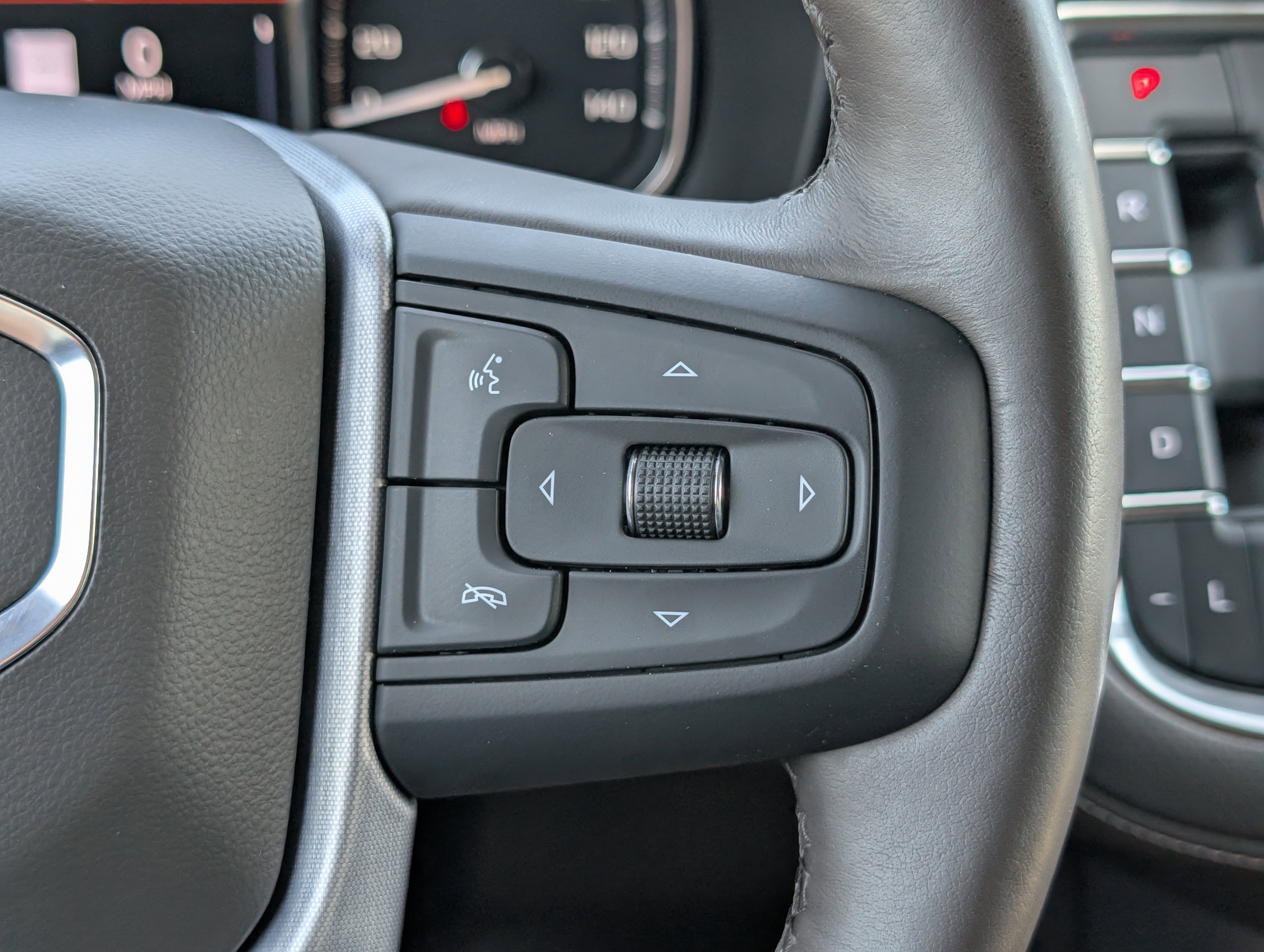 Used 2021 GMC Yukon XL SLT w/ SLT Premium Package image 18