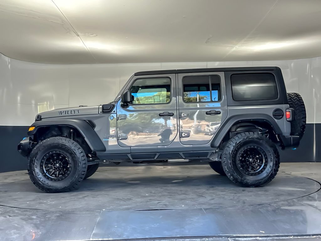 Used 2023 Jeep Wrangler Unlimited w/ Cold Weather Group AWD/4WD image 6