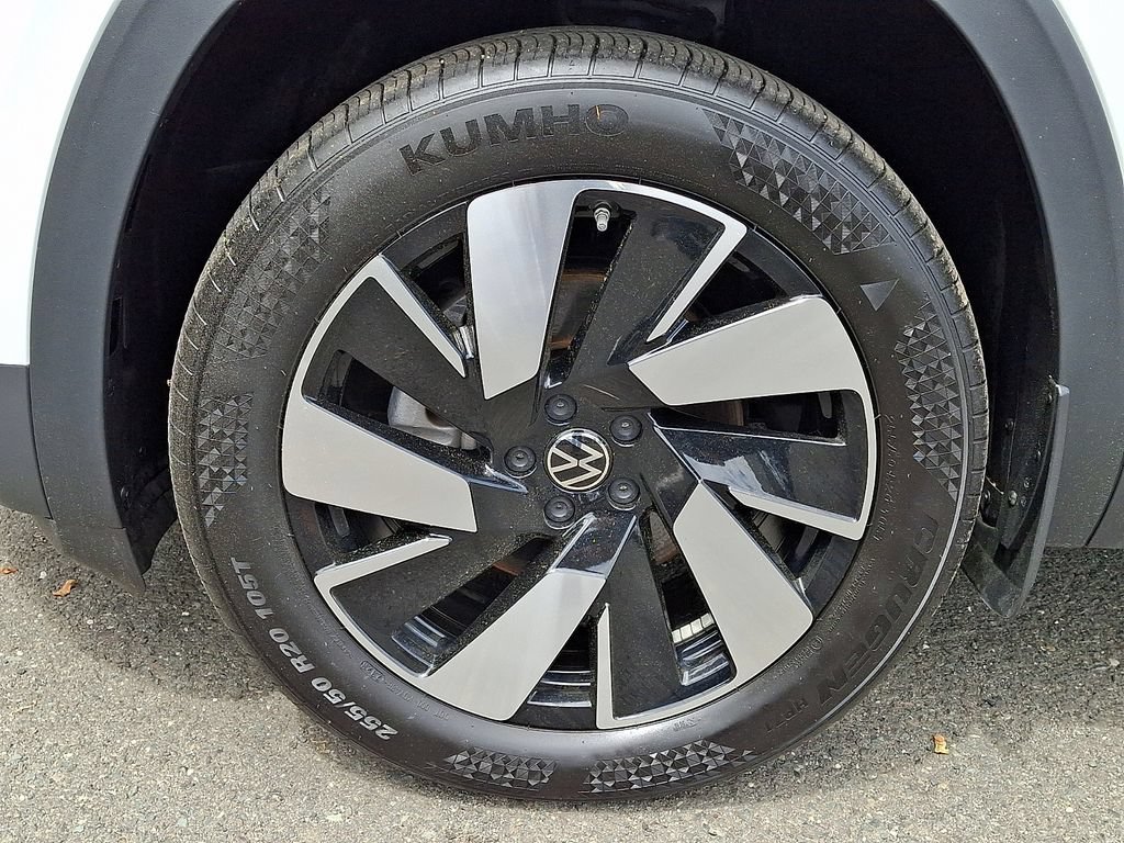 Certified 2024 Volkswagen Atlas Cross Sport SE w/ Panoramic Sunroof Package AWD/4WD image 8
