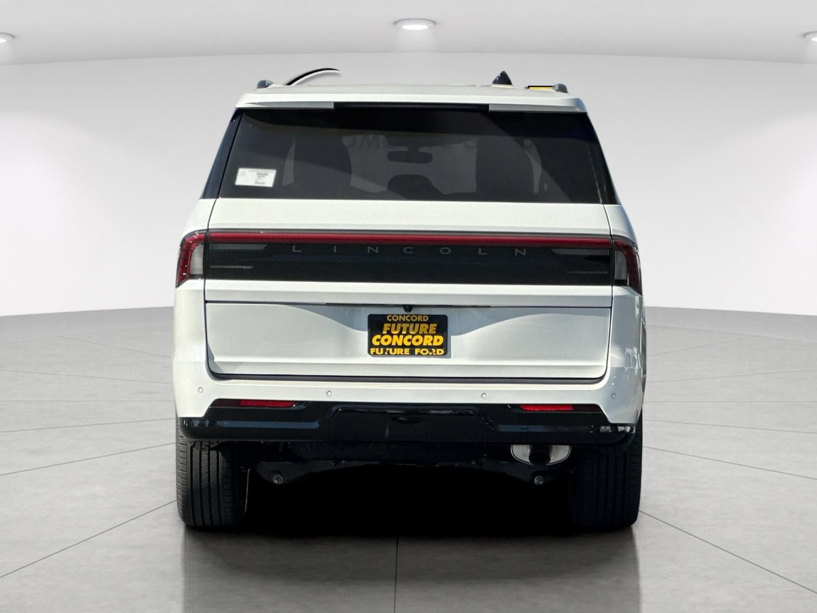 New 2027 Lincoln Navigator L Reserve w/ Jet Appearance Package AWD/4WD image 4