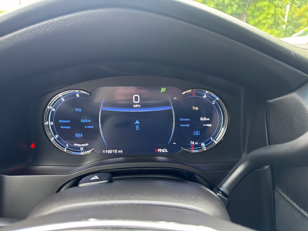 Used 2017 Cadillac Escalade Luxury AWD/4WD image 19