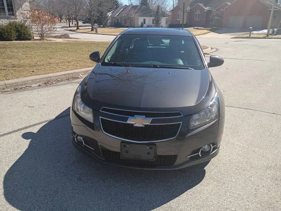 Used 2014 Chevrolet Cruze LT w/ Sun, Sound and Sport Package FWD image 2