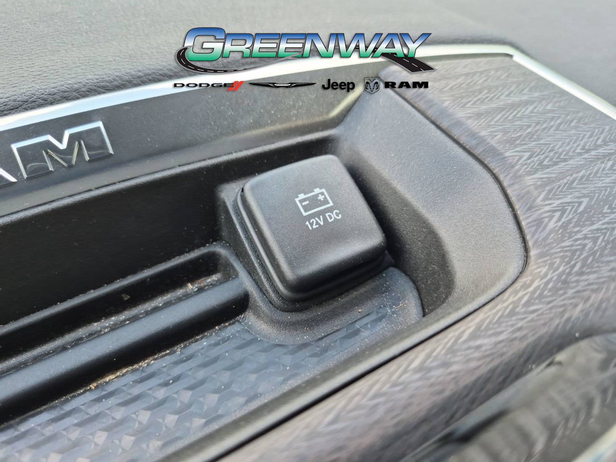 Used 2025 RAM 3500 Laramie AWD/4WD image 20