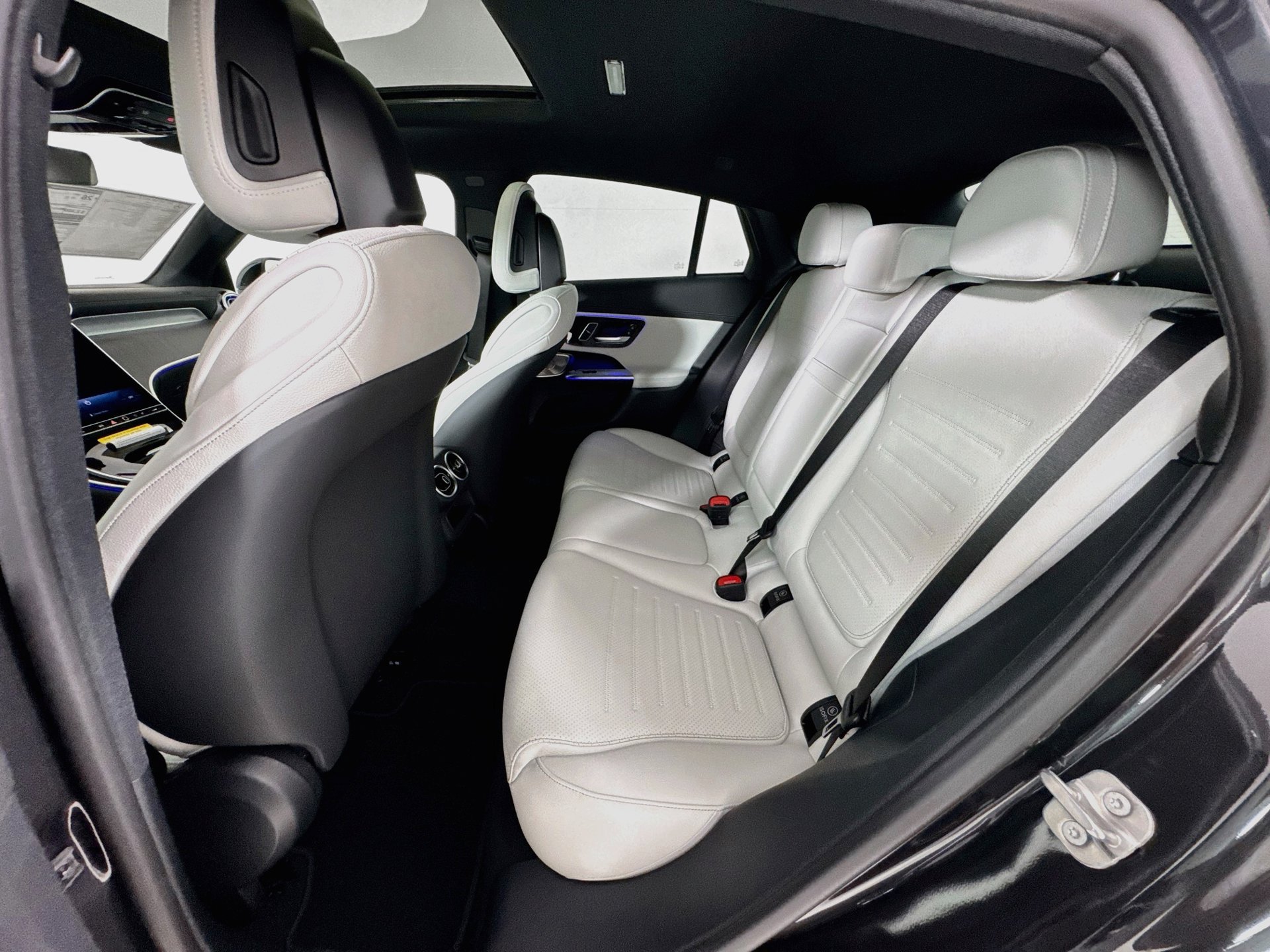 New 2027 Mercedes-Benz GLC 300 4MATIC image 27