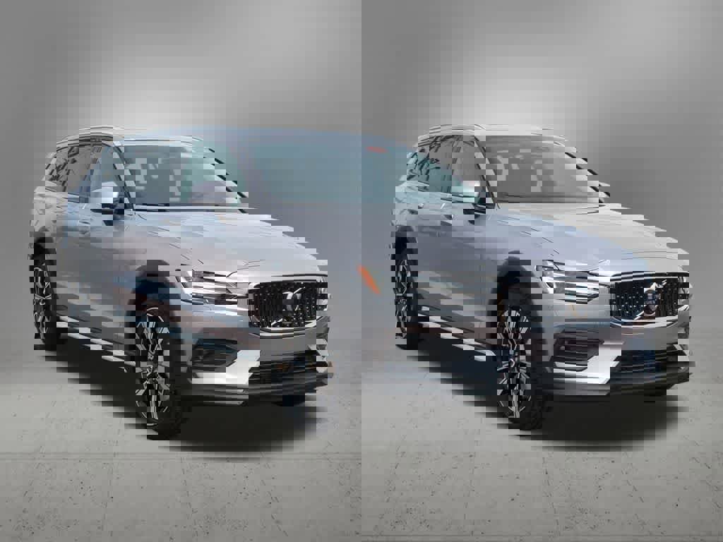 New 2026 Volvo V60 B5 Cross Country Ultra w/ Protection Package Premier image 8