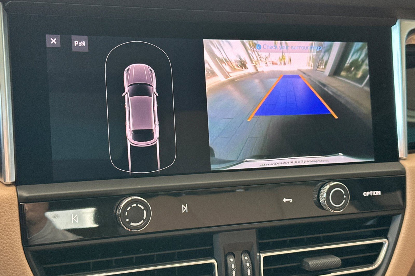 Certified 2023 Porsche Macan AWD image 20