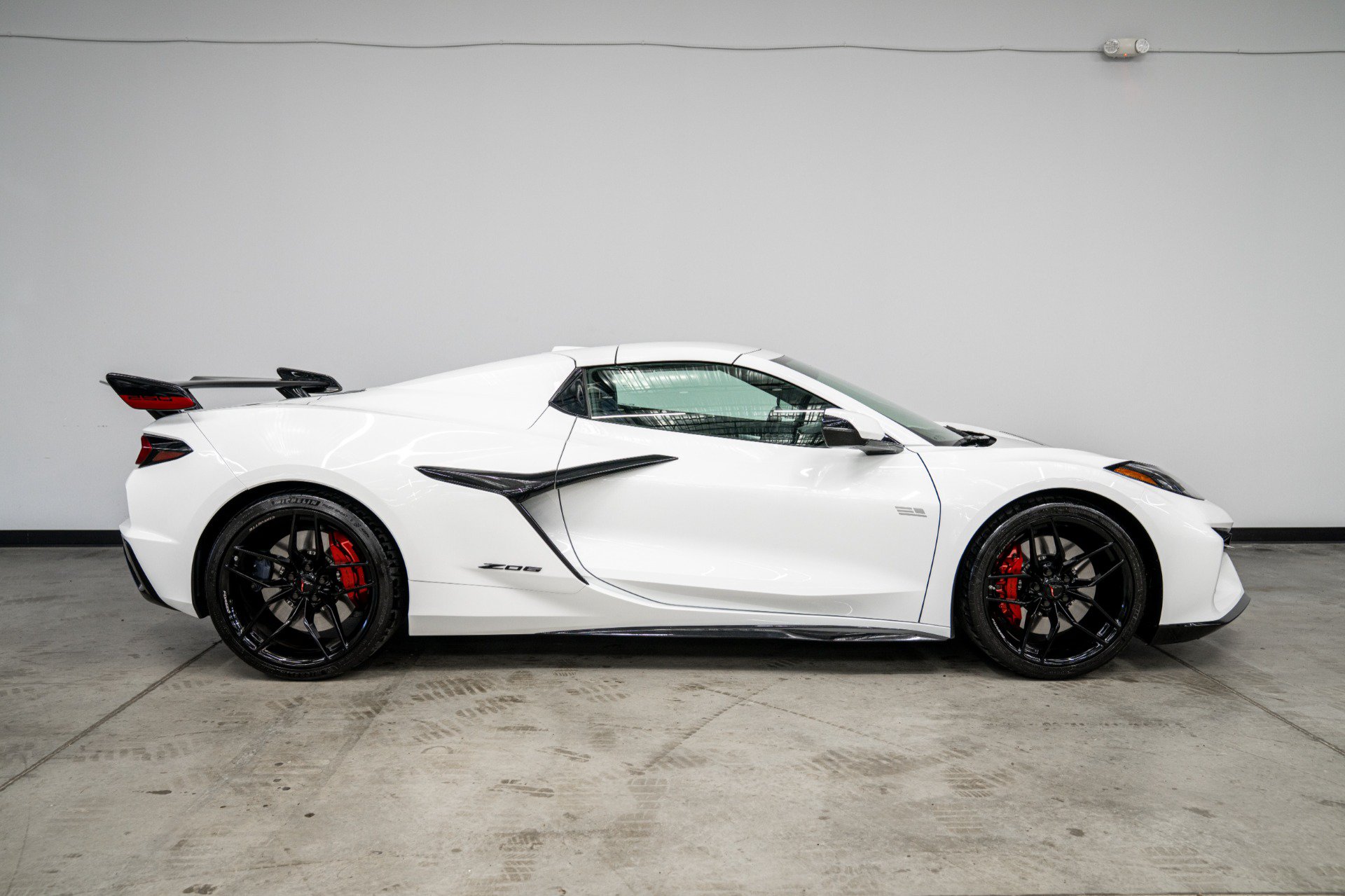 Used 2026 Chevrolet Corvette Z06 w/ Stars & Steel Limited Edition RWD image 16