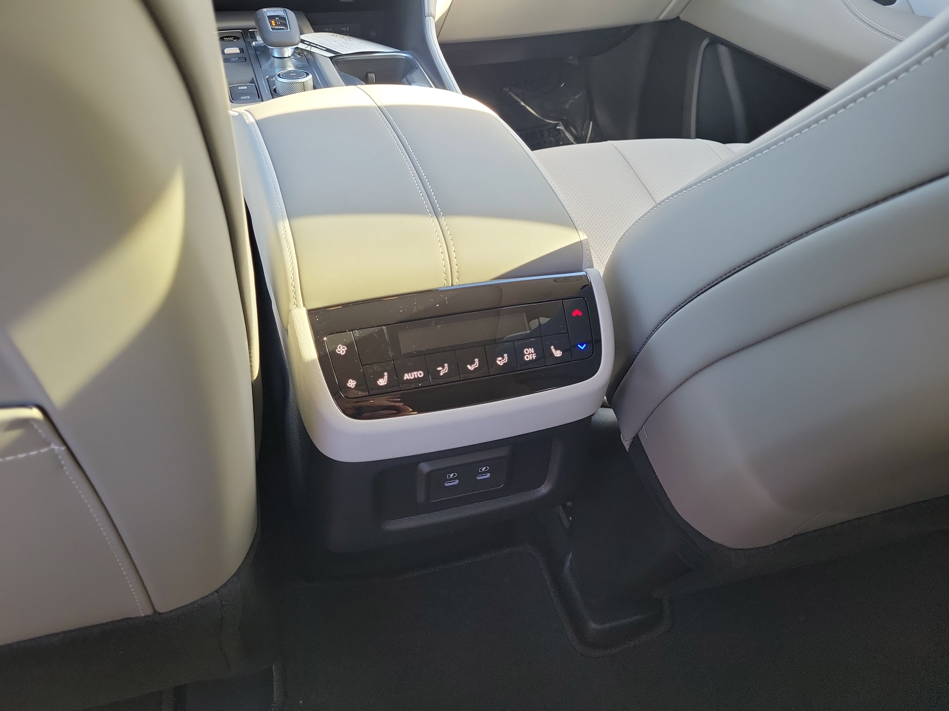 New 2026 INFINITI QX60 Luxe w/ Family Package image 11