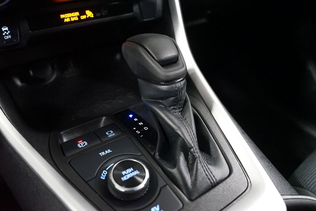 Certified 2022 Toyota RAV4 LE image 20