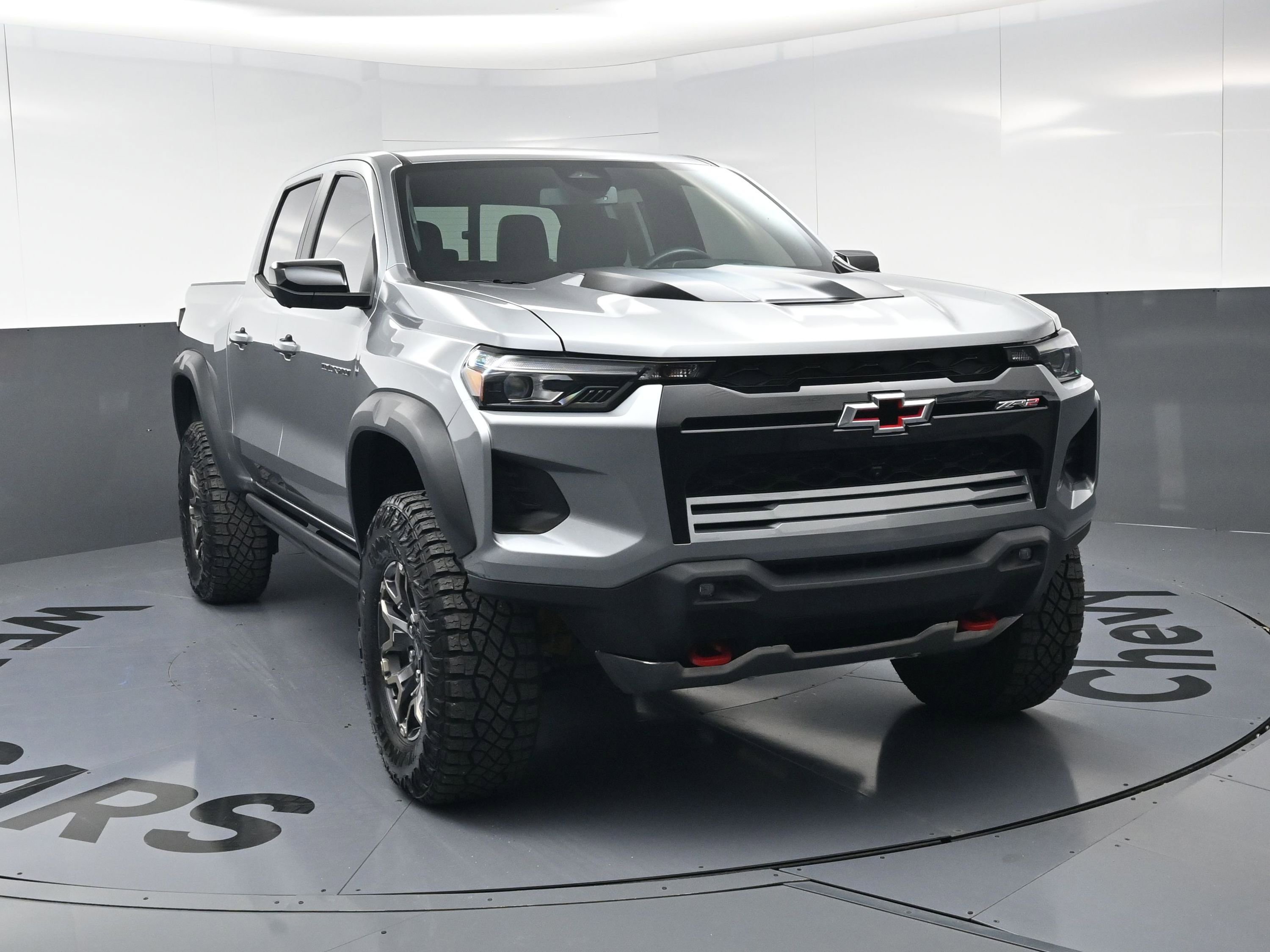 Used 2024 Chevrolet Colorado ZR2 w/ Technology Package image 3