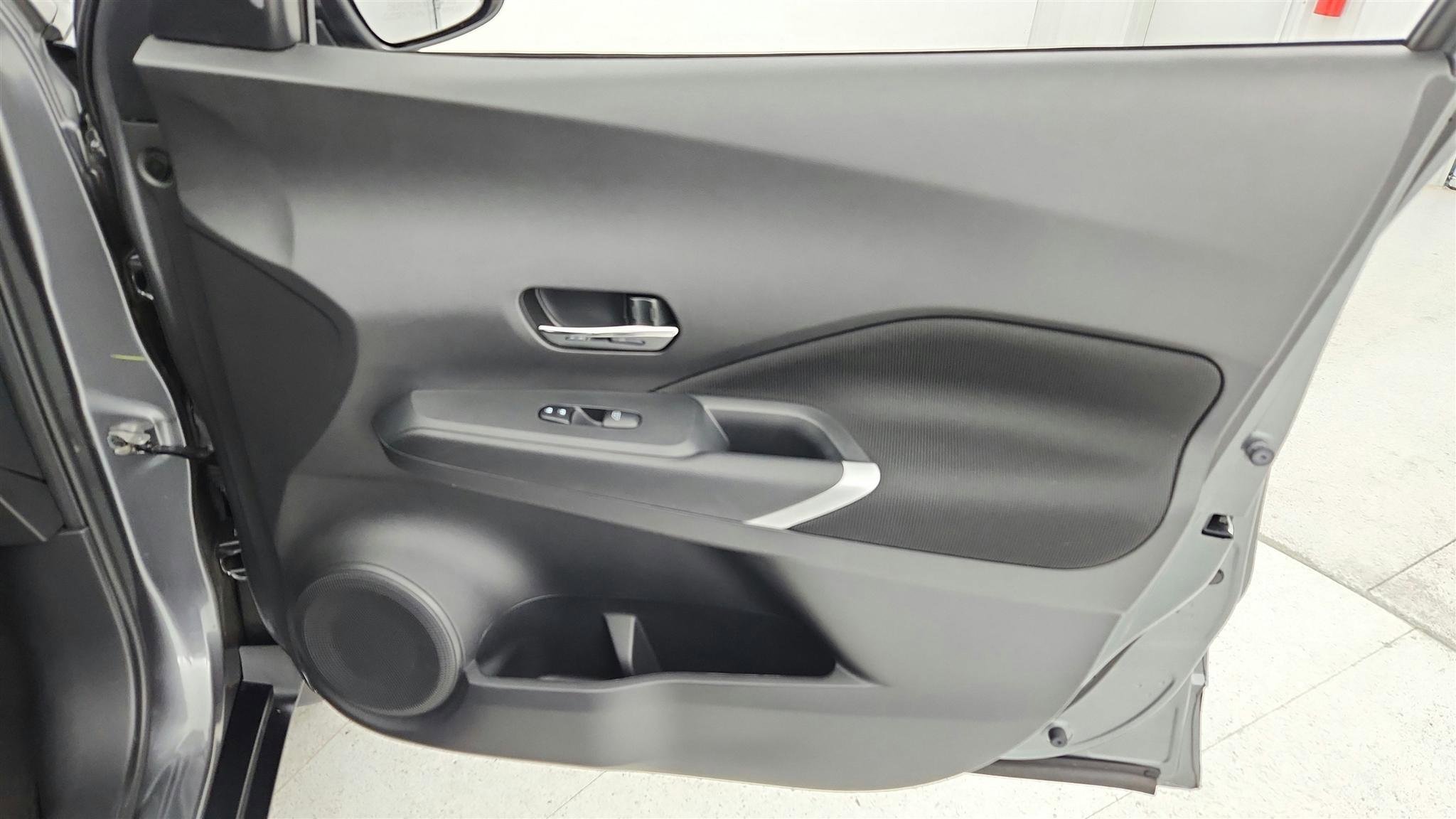 Used 2021 Nissan Kicks SV FWD image 40