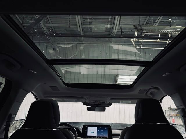 Used 2025 Lincoln Aviator Reserve w/ Equipment Group 201A image 23