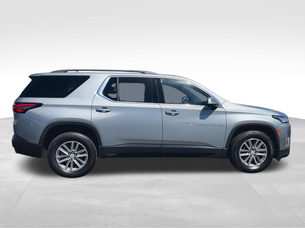 Used 2024 GMC Terrain SLE w/ Driver Convenience Package FWD image 17