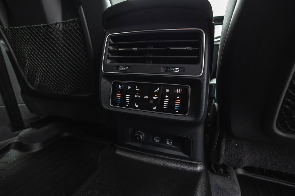 Used 2019 Audi Q8 Prestige w/ Adaptive Chassis Package image 35