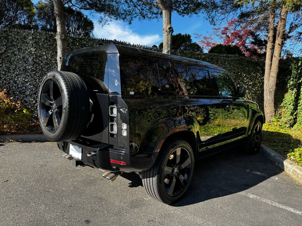 Used 2024 Land Rover Defender 110 V8 image 7