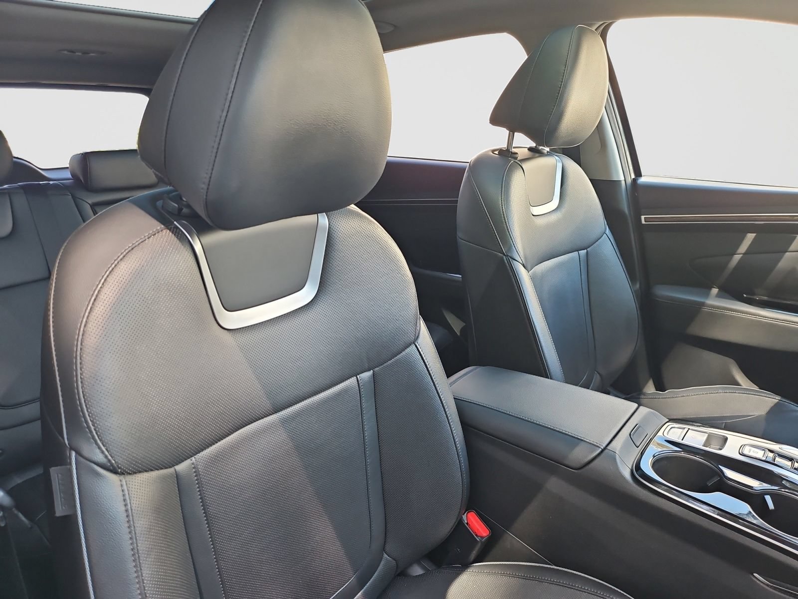 Used 2022 Hyundai Tucson Limited FWD image 16