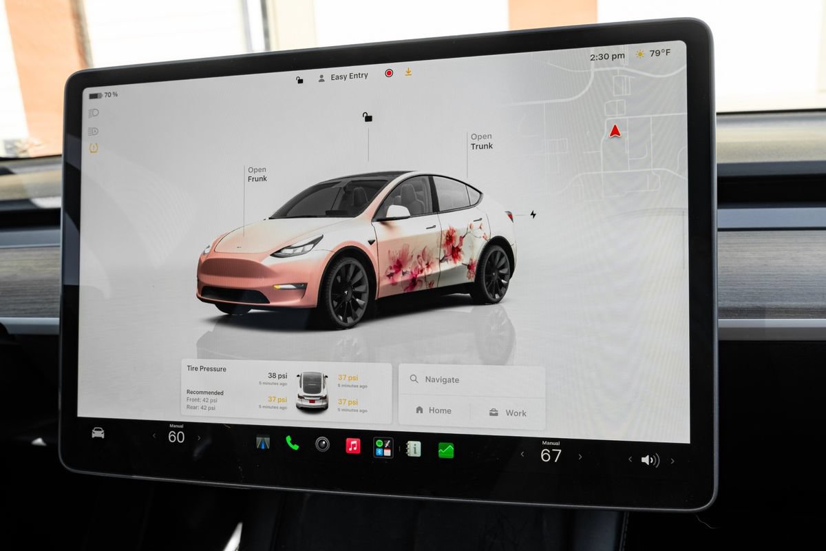 Used 2025 Tesla Model Y Long Range AWD/4WD image 18