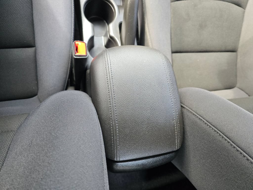 Used 2016 Chevrolet Cruze LT w/ Technology Package FWD image 25