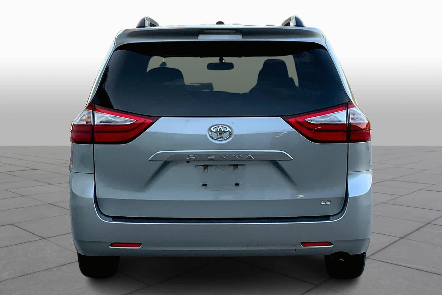 Used 2015 Toyota Sienna LE FWD image 5