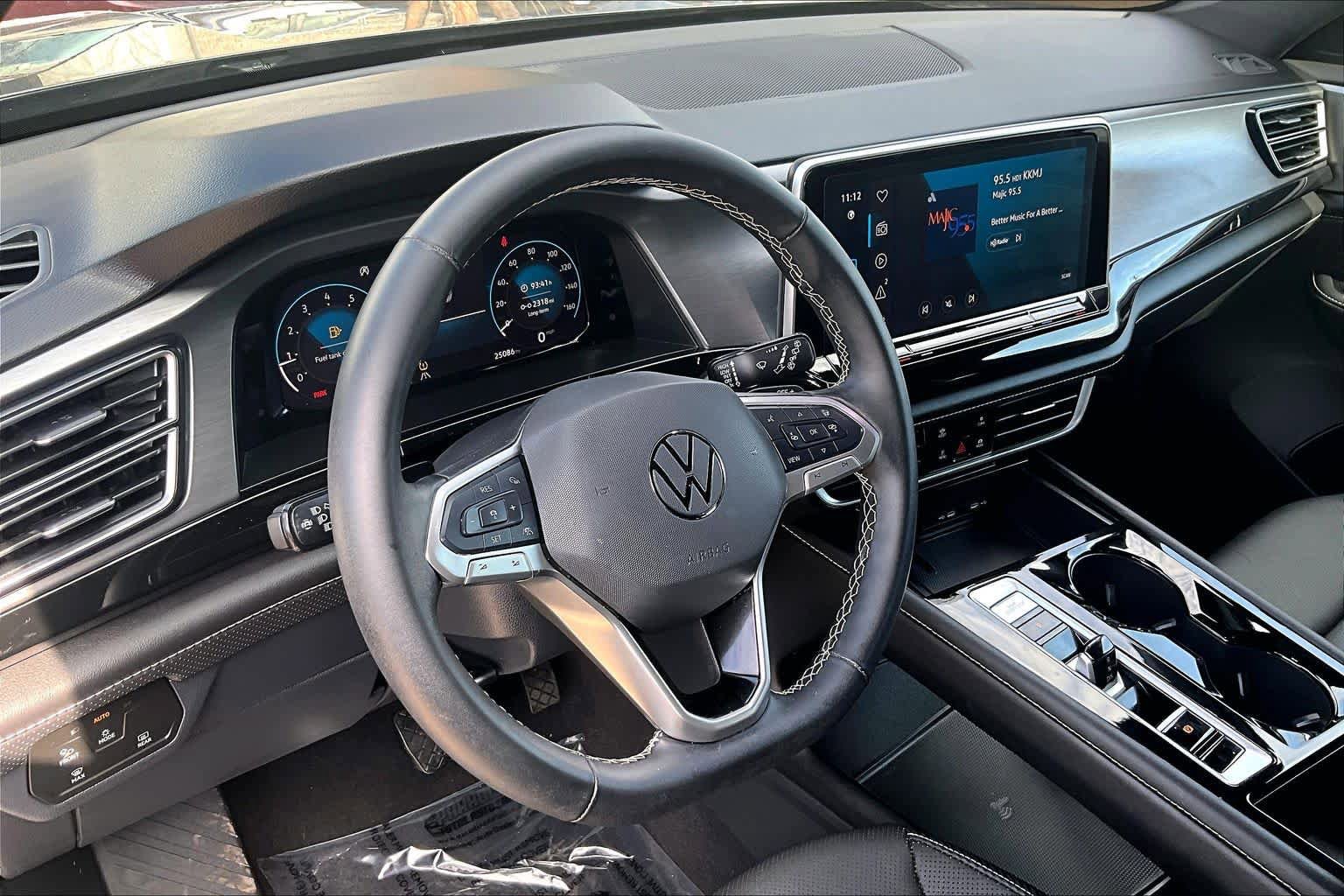 Used 2025 Volkswagen Atlas Cross Sport SE AWD/4WD image 17