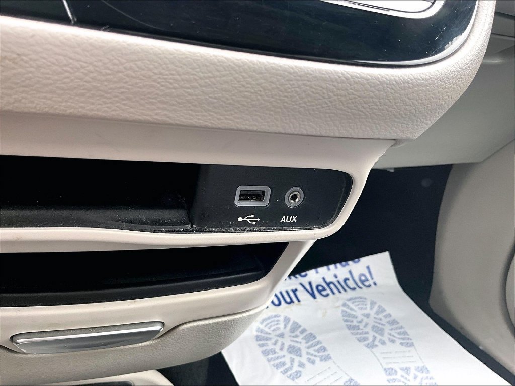 Used 2019 Chrysler Pacifica Touring-L w/ Advanced Safetytec Group FWD image 30