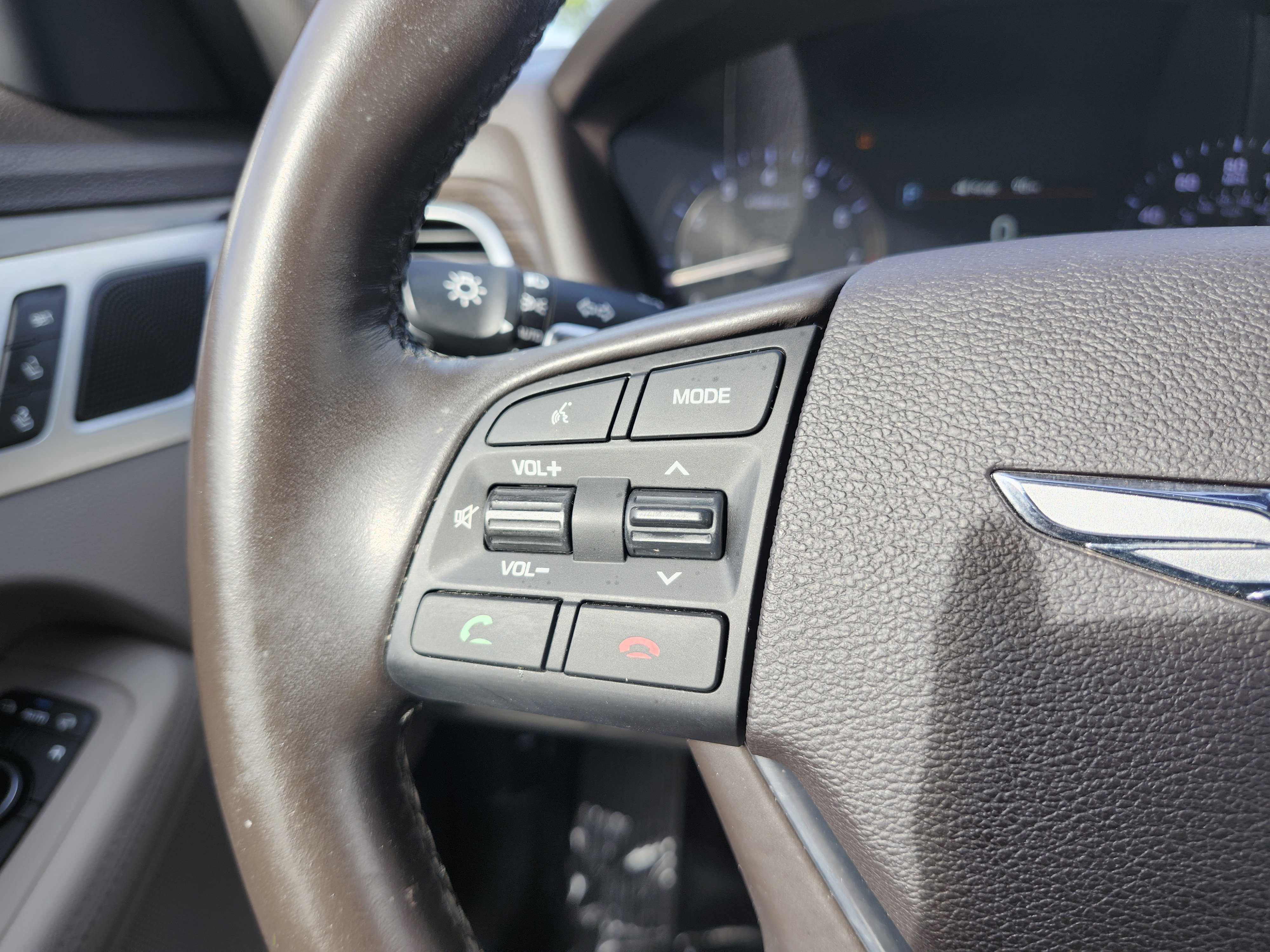 Used 2018 Genesis G80 3.8 RWD image 36