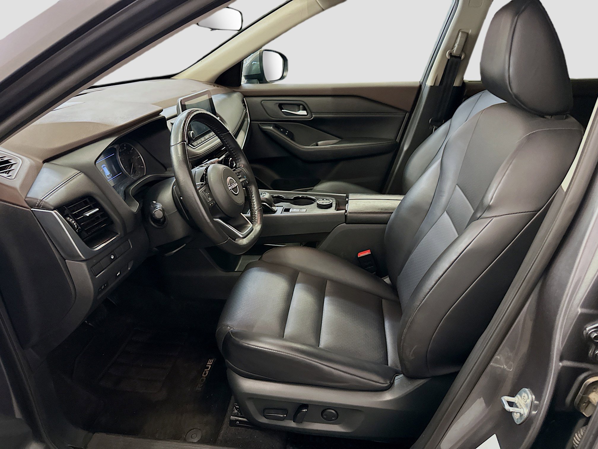 Used 2023 Nissan Rogue SV w/ SV Premium Package AWD/4WD image 13