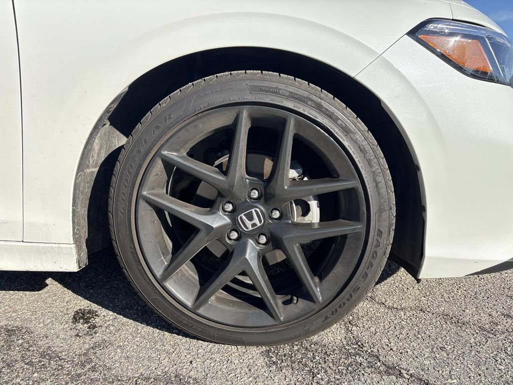Used 2025 Honda Civic Sport image 4