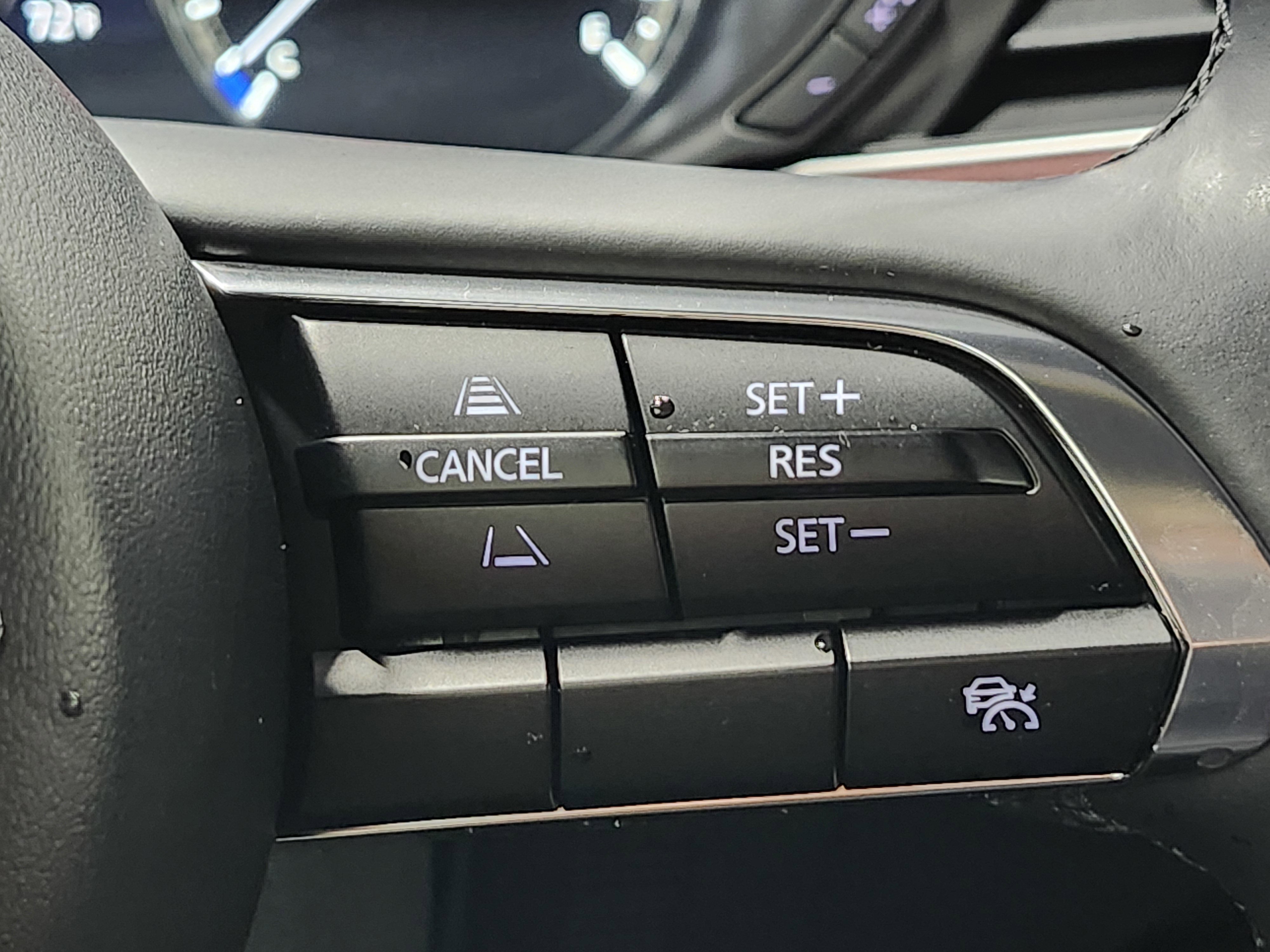 Used 2025 MAZDA MAZDA3 2.5 S Hatchback w/ Premium Pkg image 32