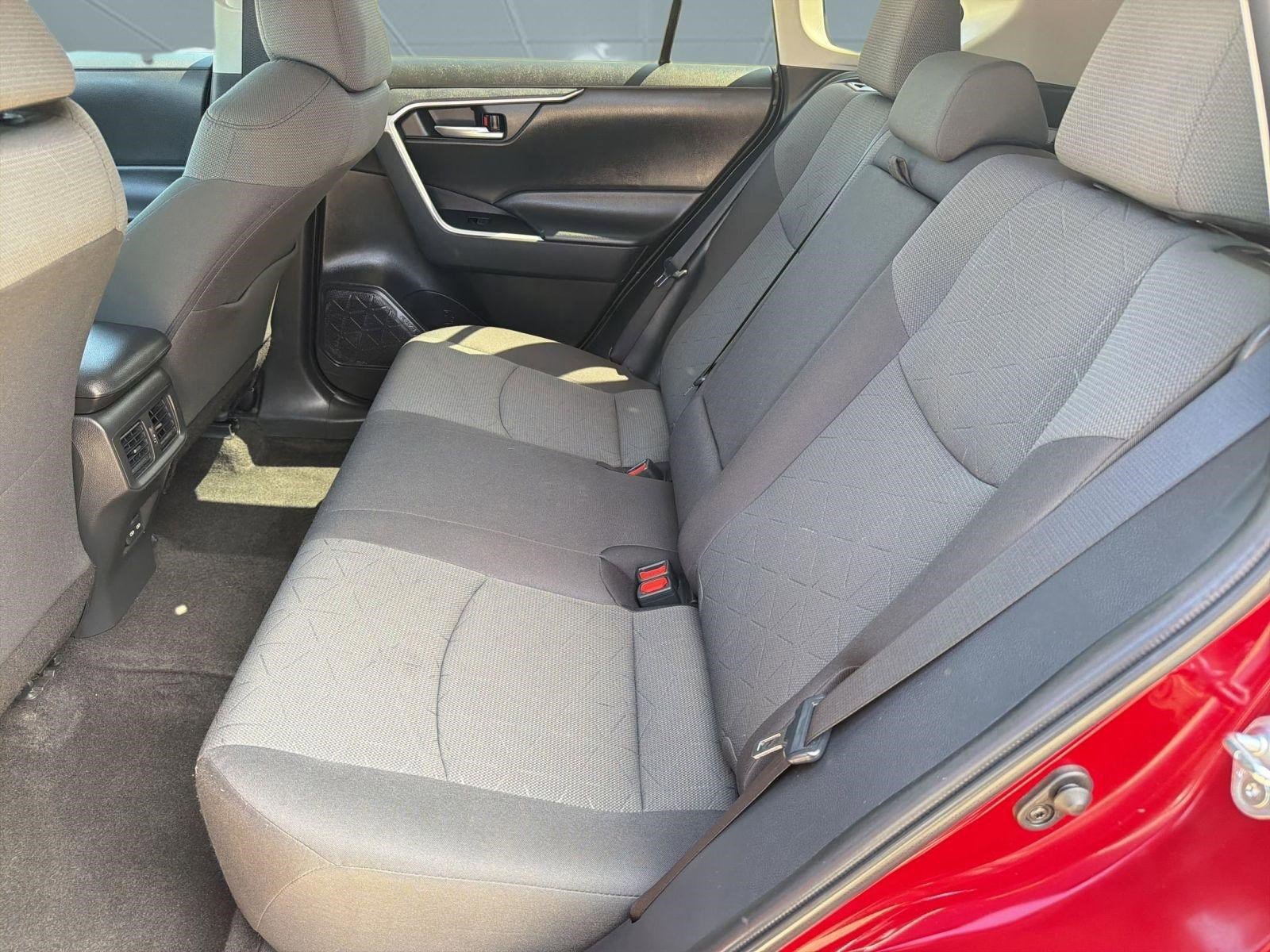 Used 2022 Toyota RAV4 XLE w/ Convenience Package image 15