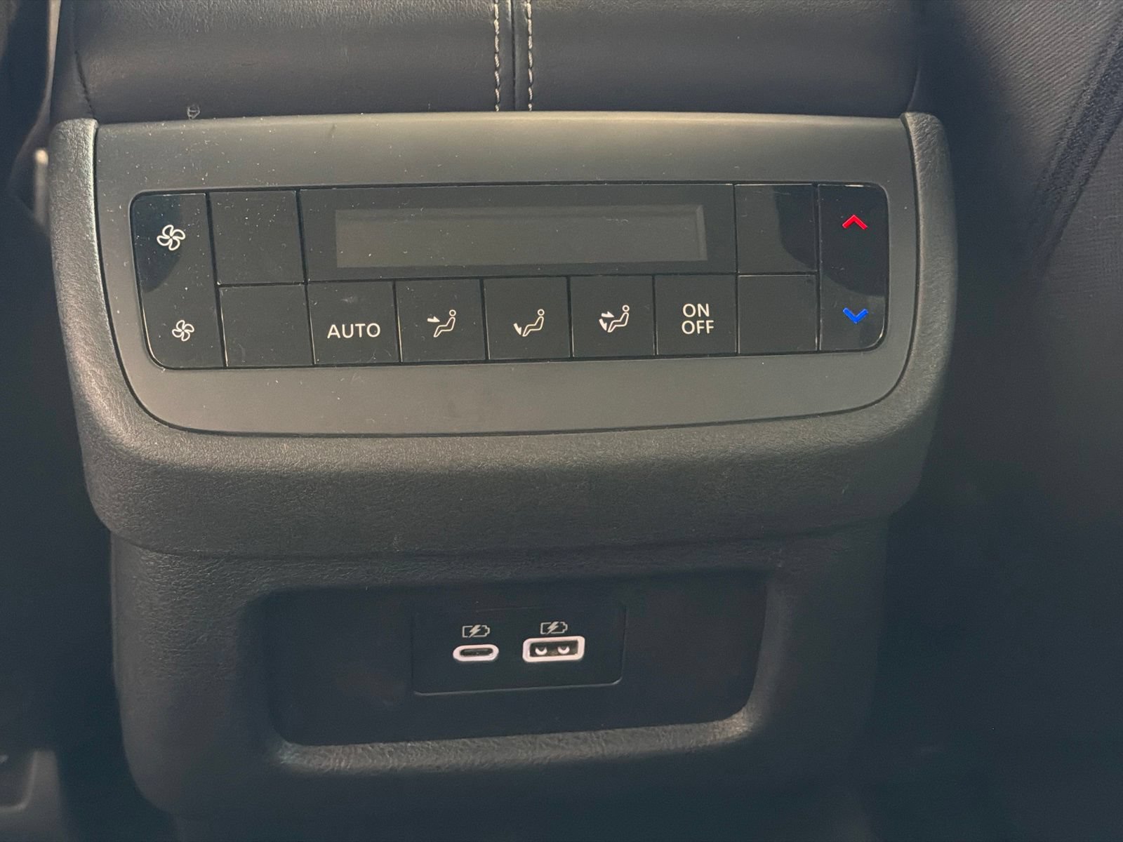Used 2025 Nissan Pathfinder SV AWD/4WD image 16
