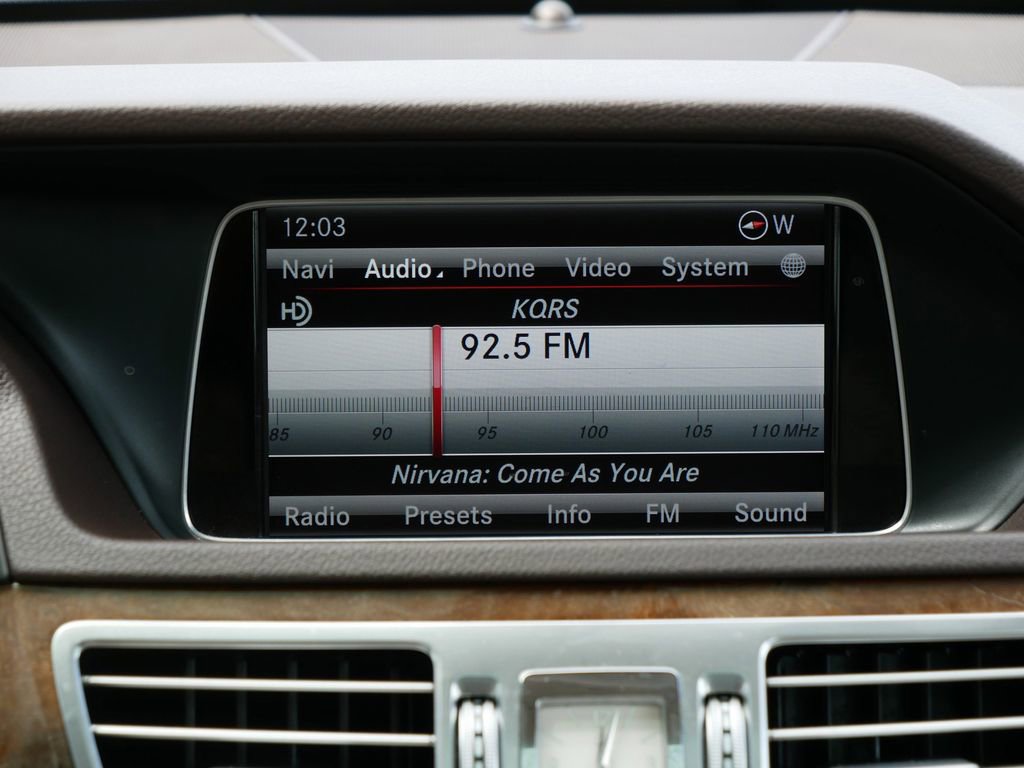 Used 2014 Mercedes-Benz E 350 4MATIC Sedan image 23