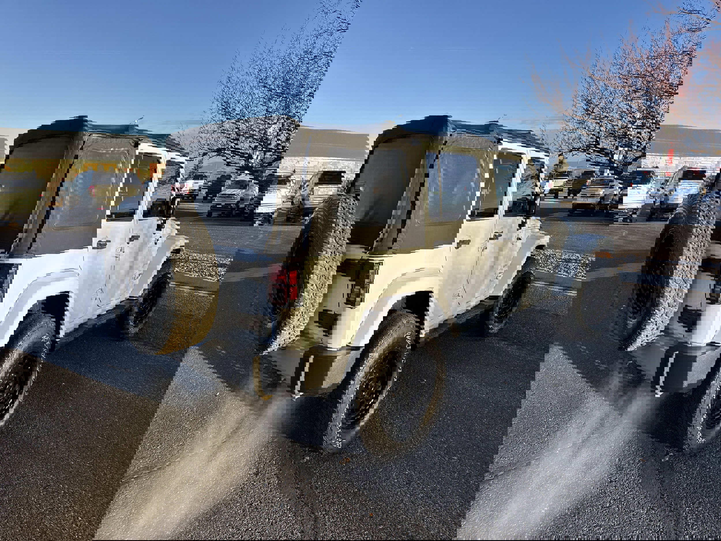 Used 2012 Jeep Wrangler Unlimited Sahara w/ Connectivity Group image 6