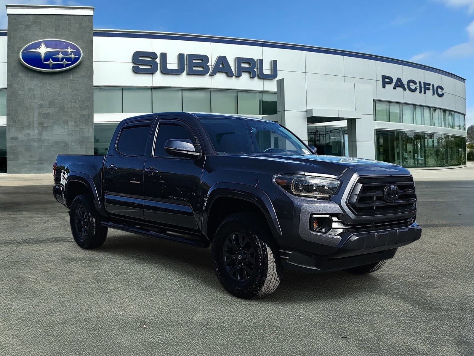 Used 2020 Toyota Tacoma SR5 RWD image 1